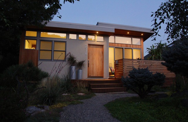 Artful Abode: Breezy In/Out Flow, Views & RoofDeck. Easy Walk to Pearl & Trails