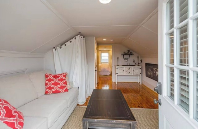 Artist-Owned Loft Apartment 5 mins to Downtown Nashville in Wedgewood Houston!