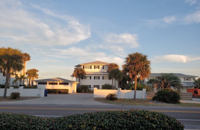 As seen on HGTV's BEACH HUNTERS !