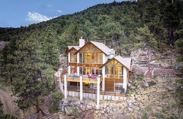 As Seen On TV: Boulder Mountain Retreat - 6 Bedroom, Walkable to Pearl, 2 acres