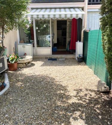 AS21515 - Studio cabine avec joli jardin et parking privé