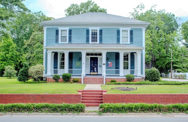 Ashford Inn - Spacious 5-bedroom historic house in Clinton