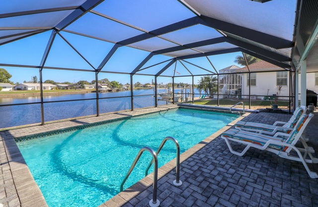 Ask about discounts May-Oct.- Waterfront Retreat with Heated Pool