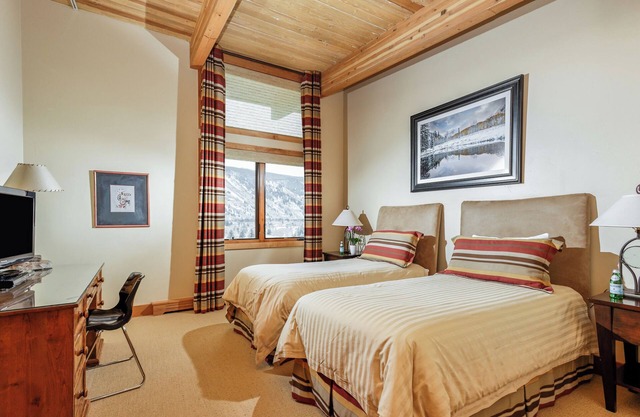 Aspen Alps Two bedroom condo with amazing views of Aspen Mountain
