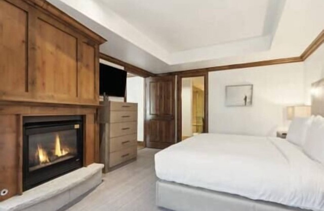Aspen Mountain Residences, Pool-Hot Tub, Fireplace