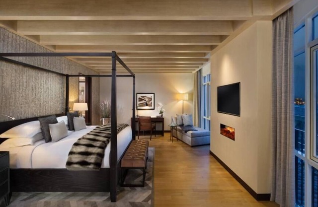 Aspen Three Bedroom Near Mall Of Emirates By Luxury Bookings