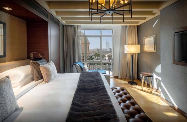 Aspen Two Bedroom Near Mall Of Emirates By Luxury Bookings