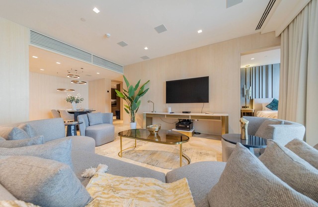 Astounding 1BR Apartment with Sea View
