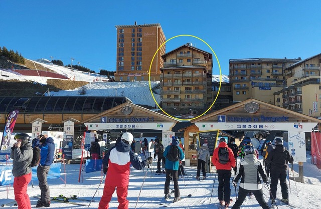 At the foot of the slopes with swimming pool in the residence (1 bedroom - sleeps 4)
