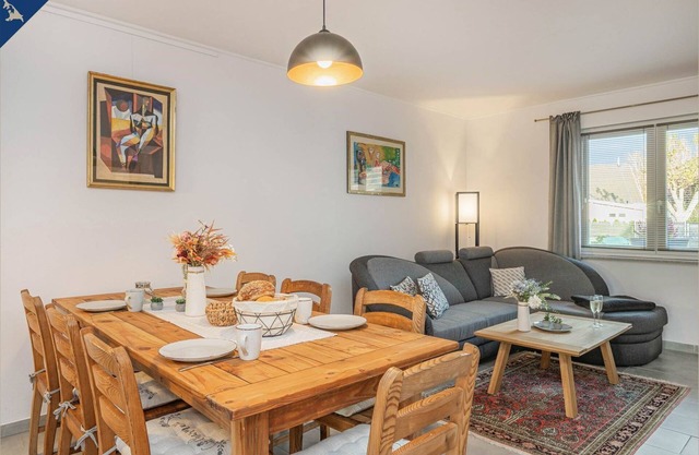 At the old manor house - vacation apartment with terrace, ideal for families and pets
