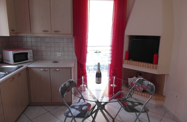 ATHENS METRO MALL apartment