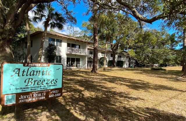 ATLANTIC BREEZE #8 2 bedrooms, 2 bathrooms