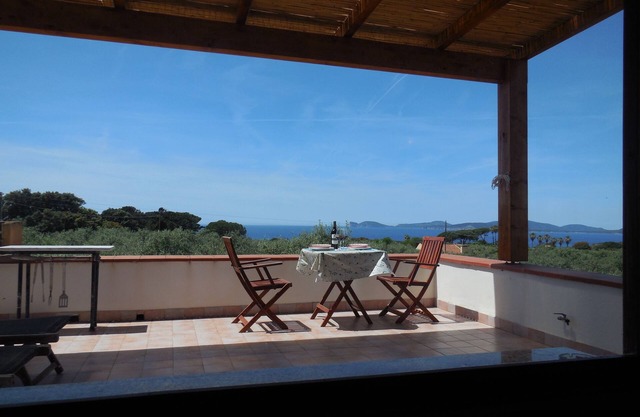 ATTIC STUDIO APARTMENT WITH LARGE VERANDA OVERLOOKING THE SEA