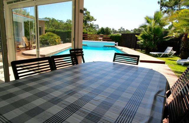 Attractive villa with pool in walking distance to ocean and bay beach