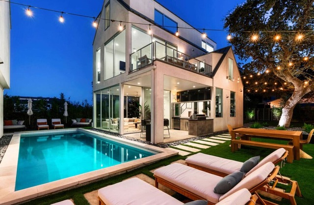 ATX Compound | 15bd 10.5ba, Heated Pool, Mini Golf