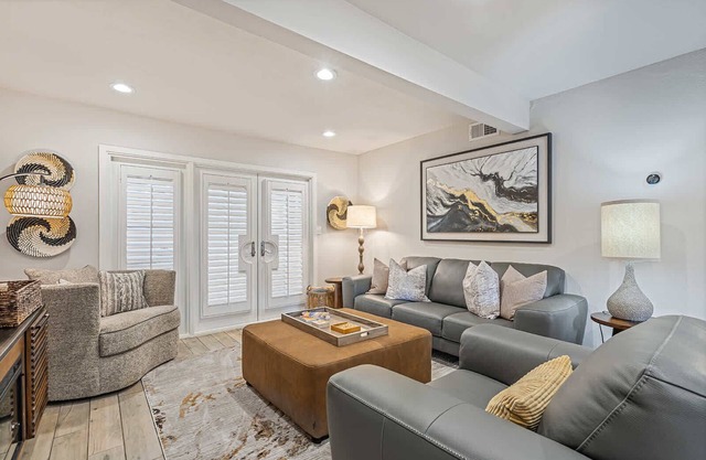 ATX Condo | Two-Step to the Tarrytown Treasure
