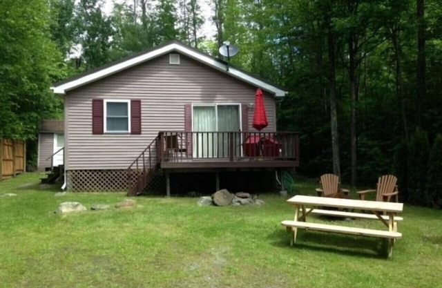 Augur Lake Cabin Escape