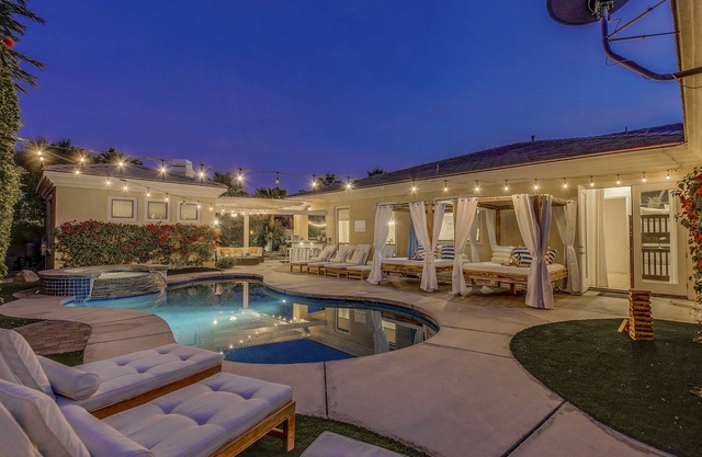 Augusta: Pool, Spa, Putting Green