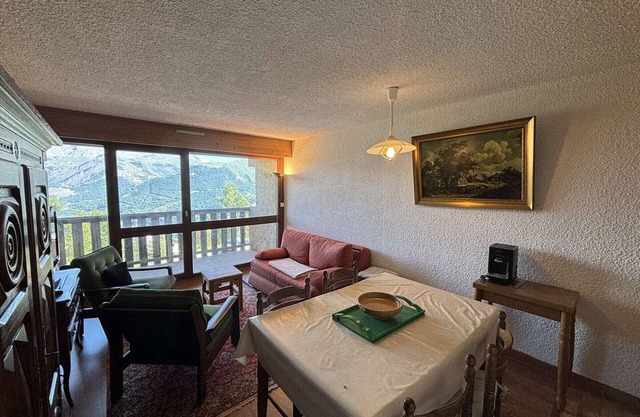 Auris en Oisans: Apt for 4, 250m from slopes, balcony, free parking, pets allowed