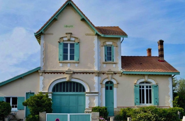 Authentic, lovely villa just 50m from the beach for up to 22 people