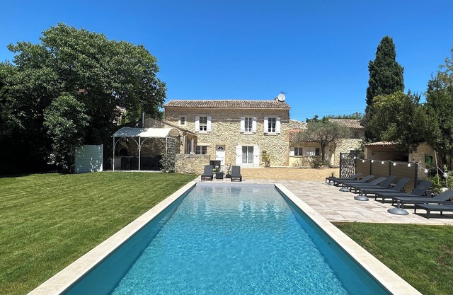 Authentic Provencal House with swimming pool