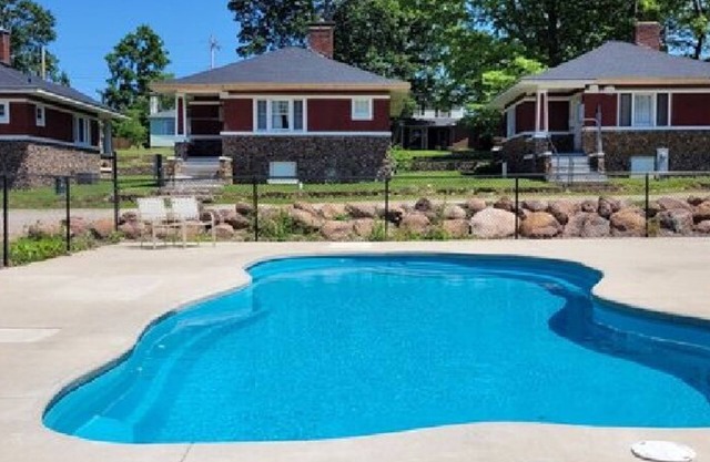 AV Bungalows #7