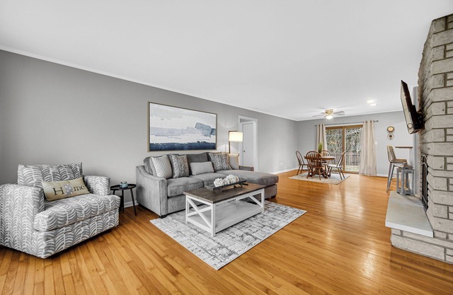AVAIL 10/7 - Merrillville condo hospitals & shops
