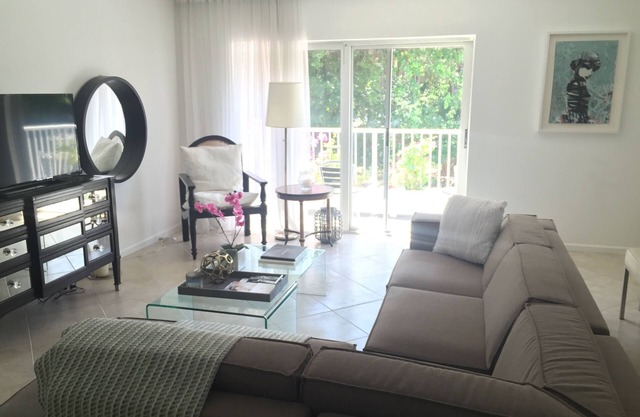 Avail now 3 month min - Newly updated condo - 5 min to beach