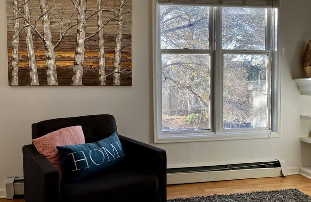 AVAILABLE DEC 15 Boulder Executive Style Home, high spd int, quiet, very nice
