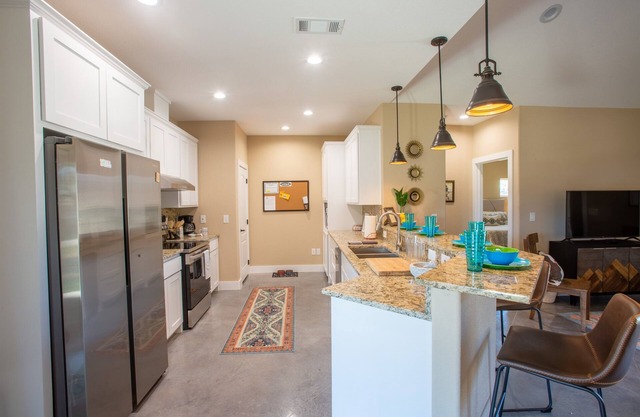Available for Memorial Day! Pet Friendly/Trailer Parking/Near Lake LBJ