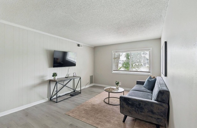 Avery Apartments D33 I Spacious 2 Bed 1 Bath