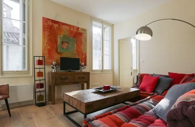 Avignon Palace of the Popes / Historic center 4 guest / 2 bedrooms / Wifi
