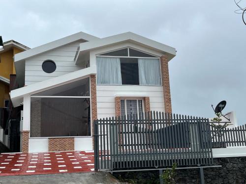 Away From Home - 7 - Home Stay Ooty, Entire 3BHK Villa
