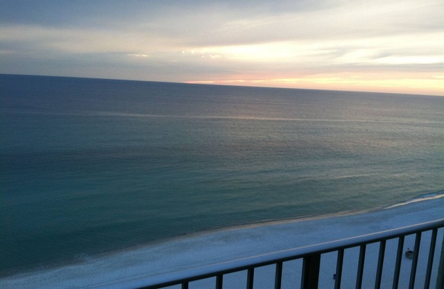 AWESOME HALLOWEEN DEAL:Sat10/25-Sat11/1=1000! 5star/Beachfront-Free Beach Chairs