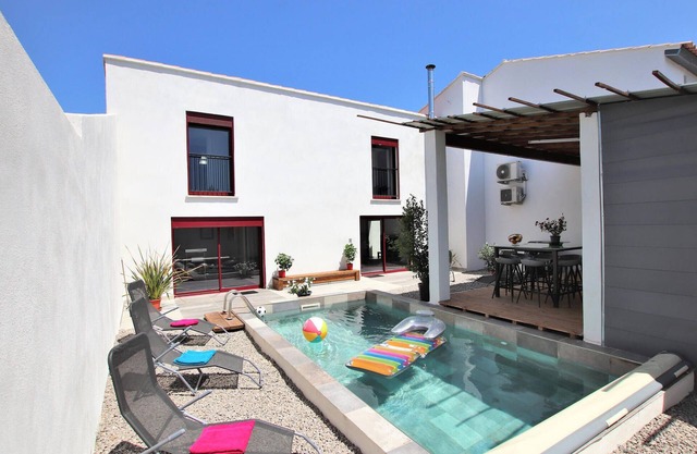 Awesome home in Salon de Provence