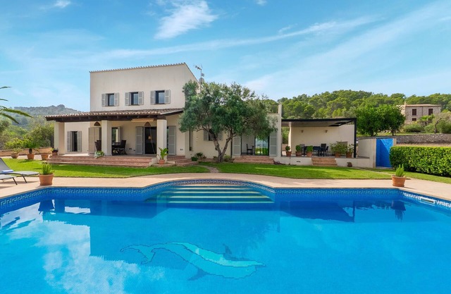Awesome home in Arta with private swimming pool, can be inside or outside