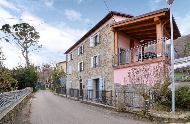 Awesome home in Burzanella with kitchen