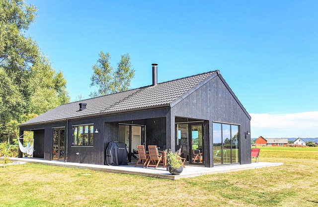 Awesome home in Förslöv with WiFi