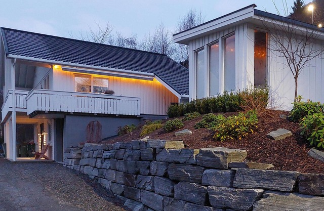 Awesome home in Olden with WiFi