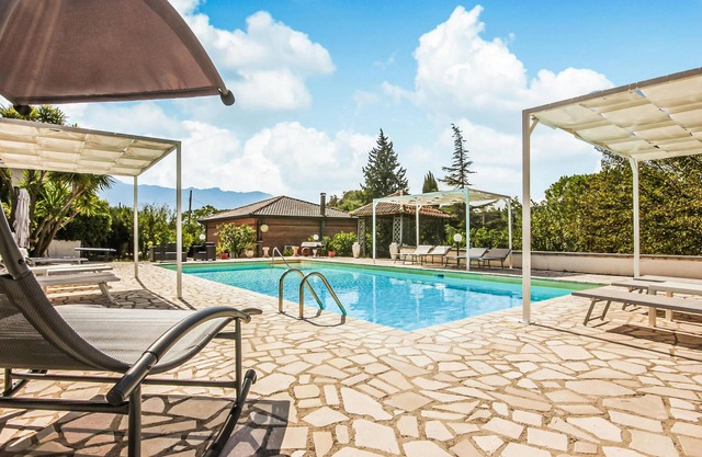 Awesome home in Ponte San Cono, Buccin