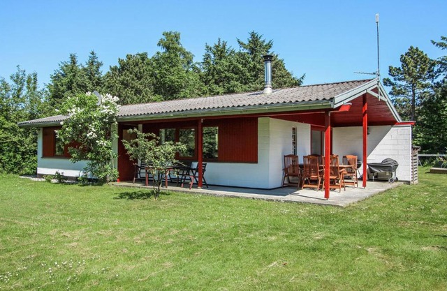 Awesome Home In Samsø With Kitchen