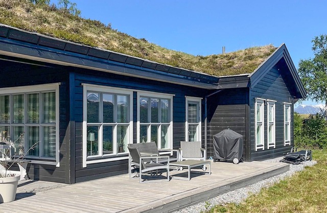 Awesome home in Stranda with WiFi