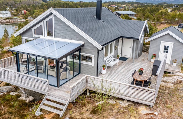 Awesome home in Tustna with WiFi