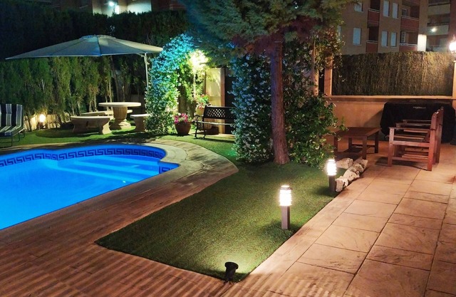 AXIER-2 Private pool house for 4 to 14 Guests