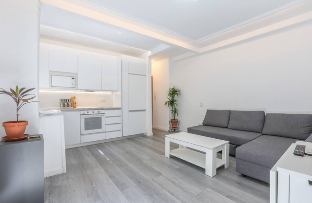 Azahar Gran Plaza - Two Bedroom Apartment, Sleeps 4