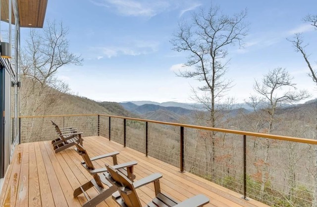 Azalea Creek Falls - Free Whitewater Rafting + Modern Cabin + Breathtaking View