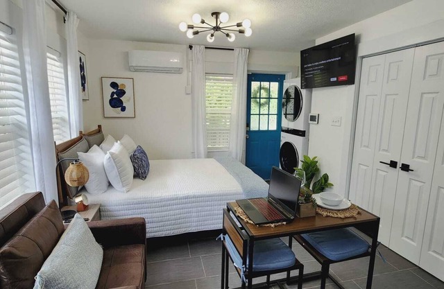 Azul Relaxing Studio In Mineral Well Texas