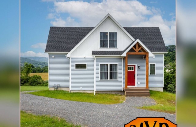 Azur Hillside Haven: A Perfect Wellsboro Getaway!