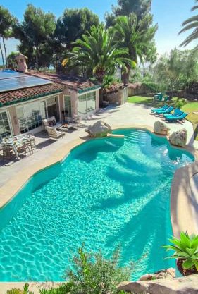 Azzurra Home-Charming Property- For 6 guests
