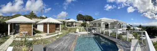 B. O. PARADIS SXM